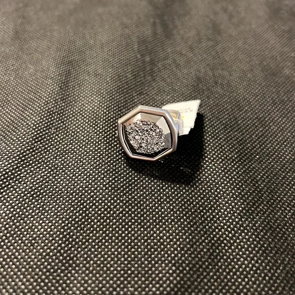 KENDRA SCOTT “DAVIS” COCKTAIL RING - Picture 2 of 7